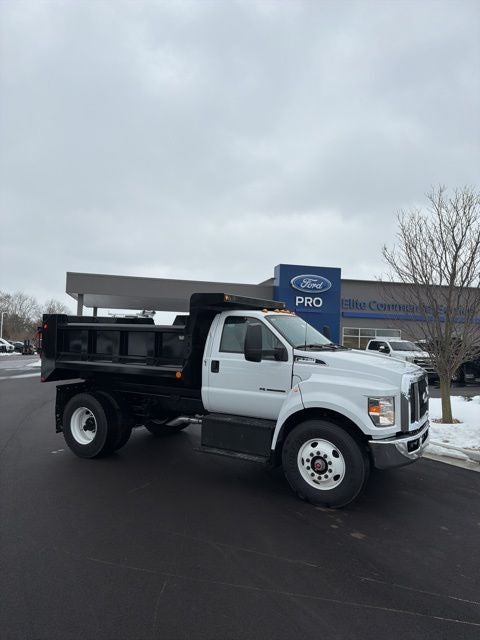2026 Ford F-750SD Base XL
