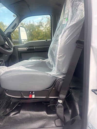 2027 Ford F-750SD Base