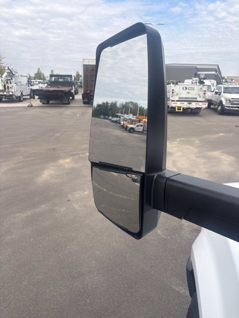 2027 Ford F-750SD Base
