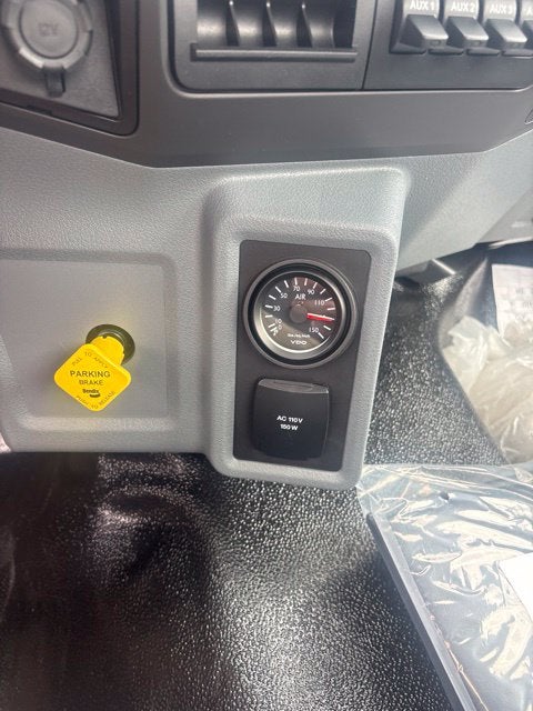 2027 Ford F-750SD Base