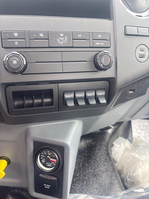 2027 Ford F-750SD Base
