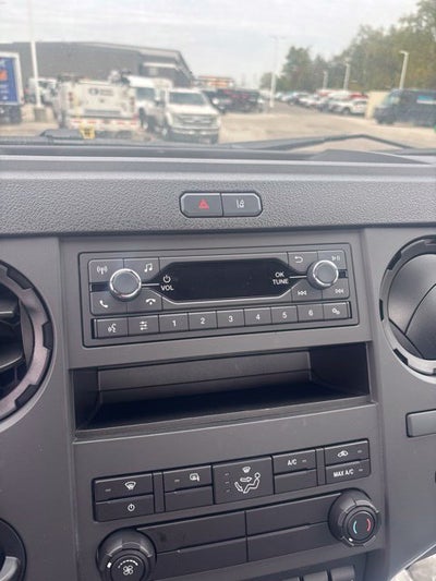2027 Ford F-750SD Base