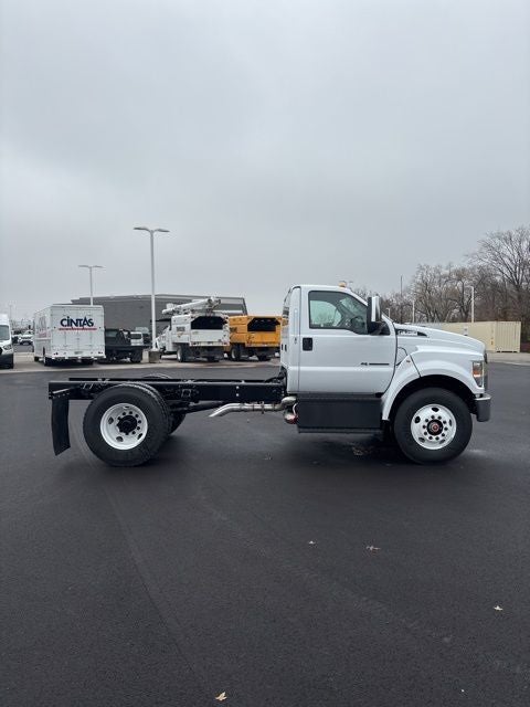 2026 Ford F-750SD Base XL