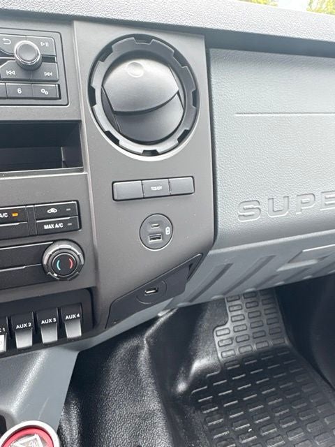 2027 Ford F-750SD Base