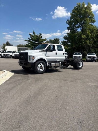 2027 Ford F-750SD Base
