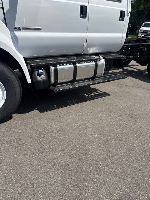 2027 Ford F-750SD Base