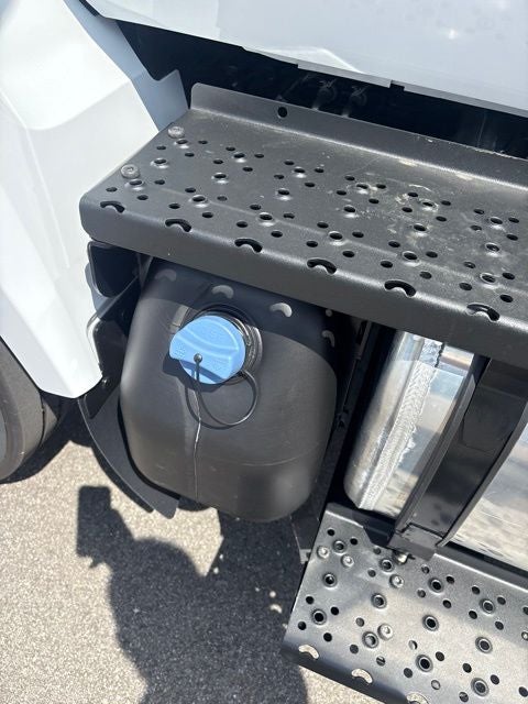 2027 Ford F-750SD Base