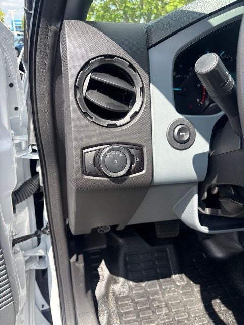2027 Ford F-750SD Base