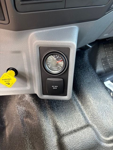 2027 Ford F-750SD Base