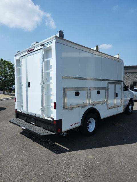 2026 Ford E-450SD Base