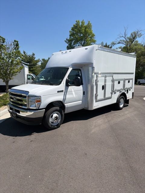 2026 Ford E-450SD Base