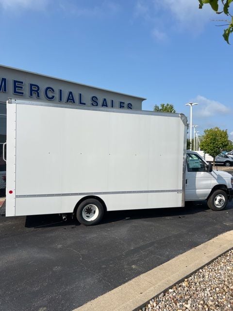 2025 Ford E-450SD Base