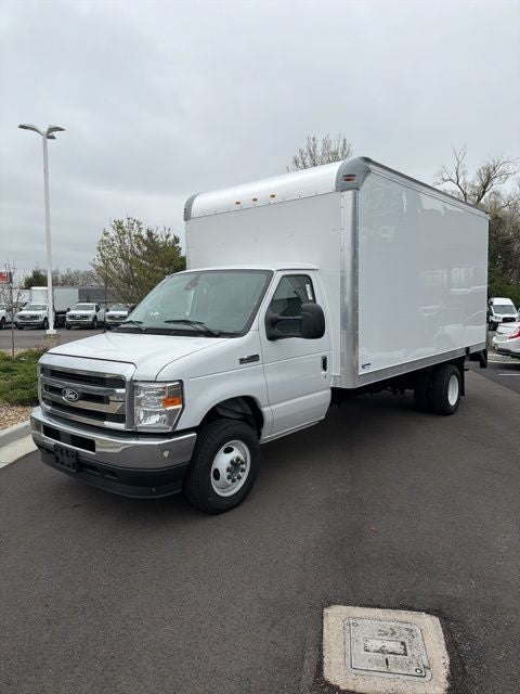 2026 Ford E-450SD Base