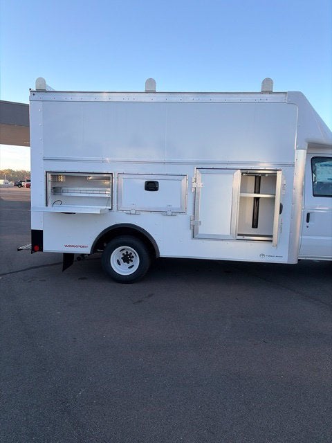 2027 Ford E-450SD Base
