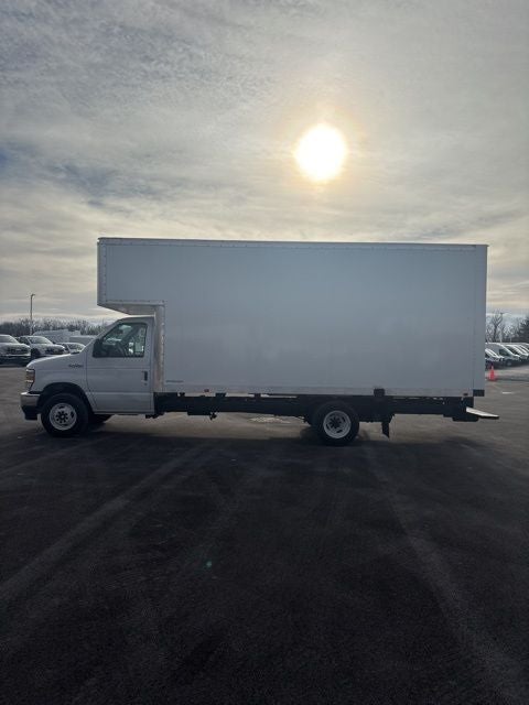 2026 Ford E-450SD Base