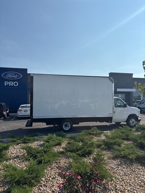 2026 Ford E-450SD Base