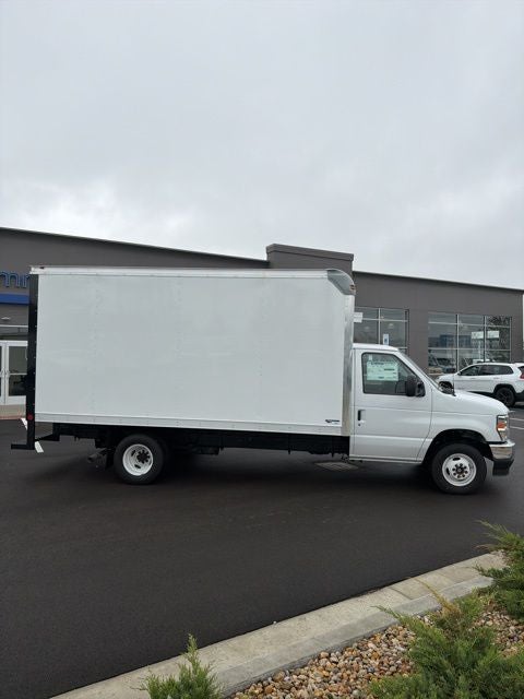 2026 Ford E-450SD Base