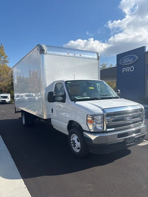 2026 Ford E-450SD Base