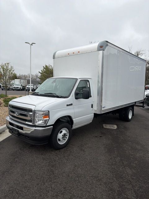 2026 Ford E-450SD Base