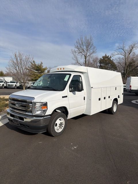 2026 Ford E-450SD Base