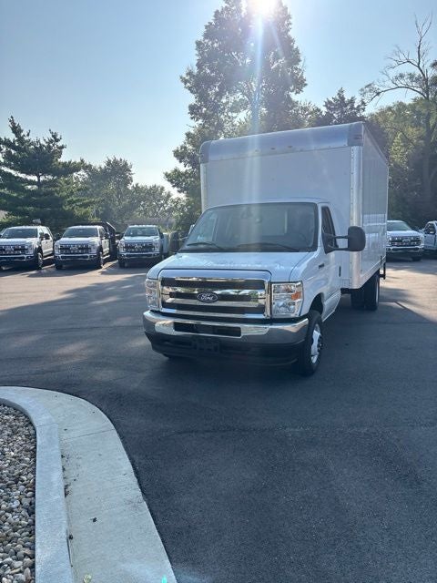 2027 Ford E-450SD Base