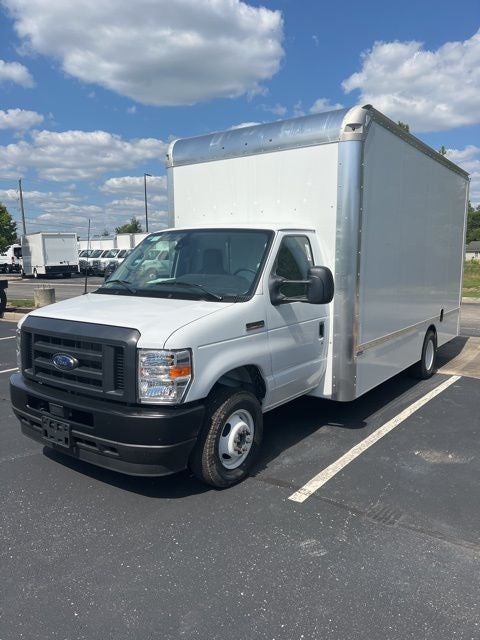 2025 Ford E-450SD Base