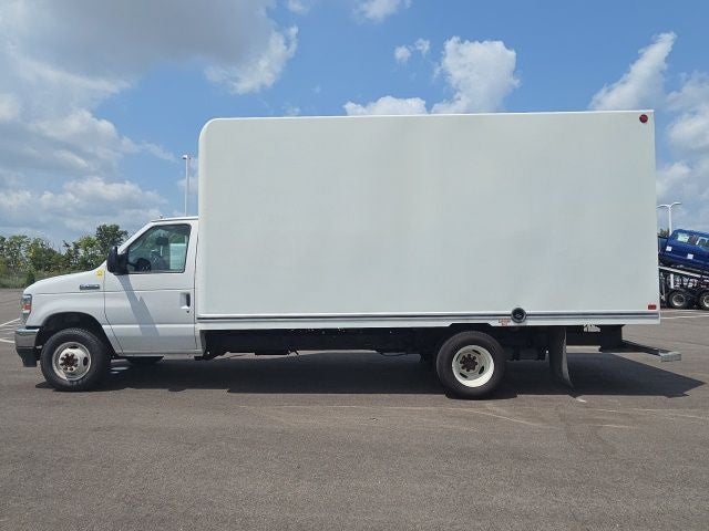 2023 Ford E-450SD Base
