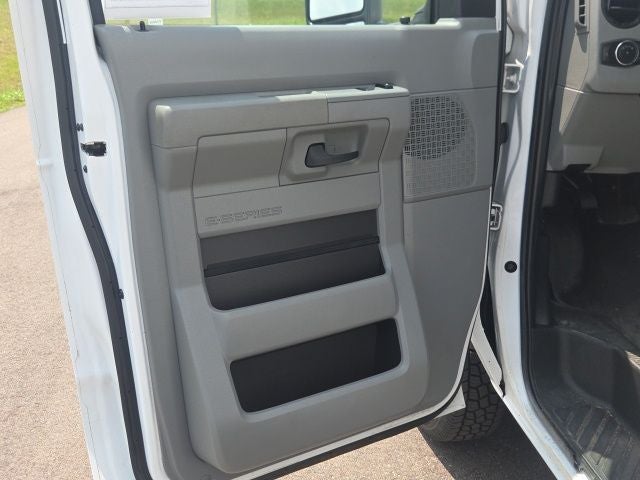 2023 Ford E-450SD Base