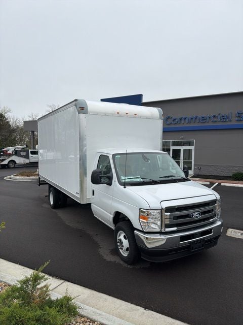 2026 Ford E-450SD Base