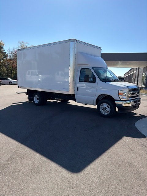 2026 Ford E-450SD Base