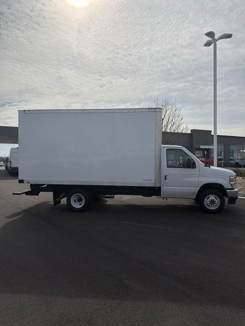 2026 Ford E-450SD Base