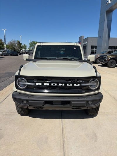 2026 Ford Bronco Outer Banks