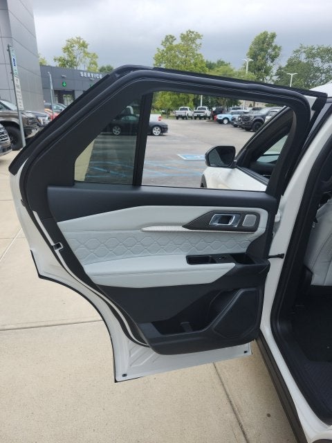 2027 Ford Explorer Platinum