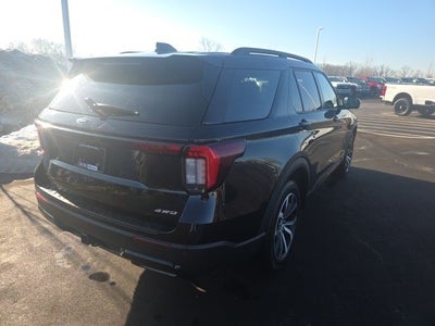 2025 Ford Explorer ST-Line