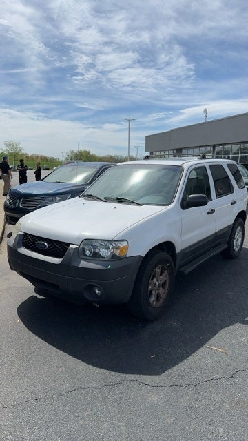Used 2005 Ford Escape XLT with VIN 1FMYU03165KA31885 for sale in Plainfield, IN