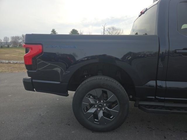 2025 Ford F-150 Lightning Flash