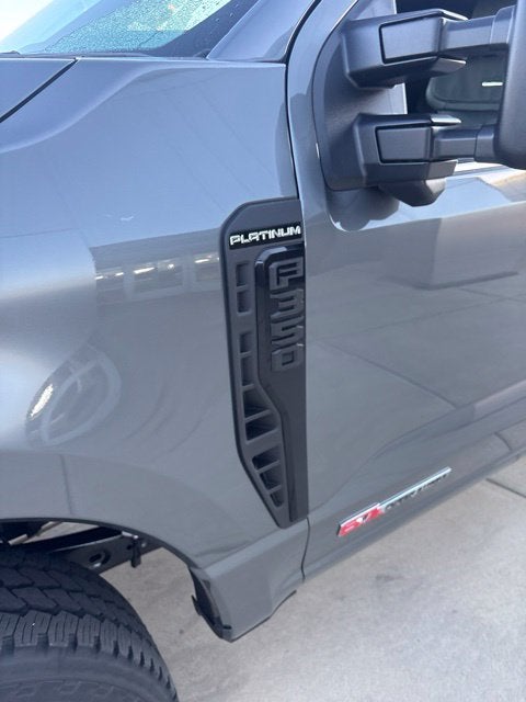 2027 Ford F-350 Platinum