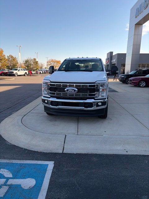2027 Ford F-350 XLT
