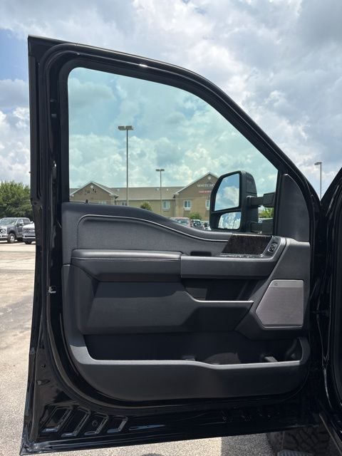 2025 Ford F-350 Lariat