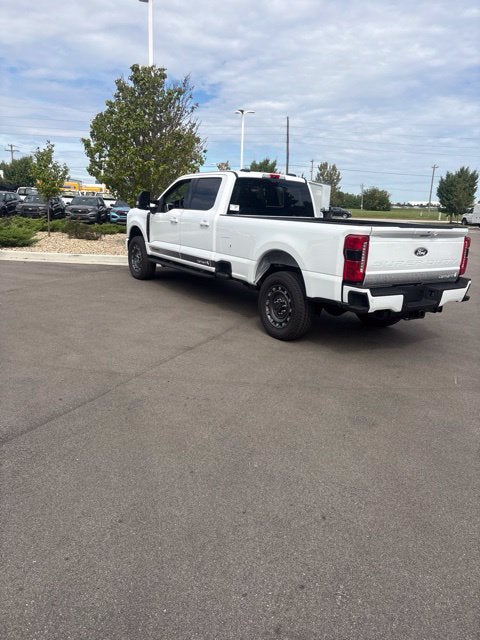 2027 Ford F-350 XLT