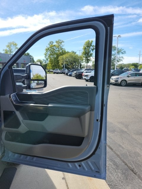 2027 Ford F-350 Platinum