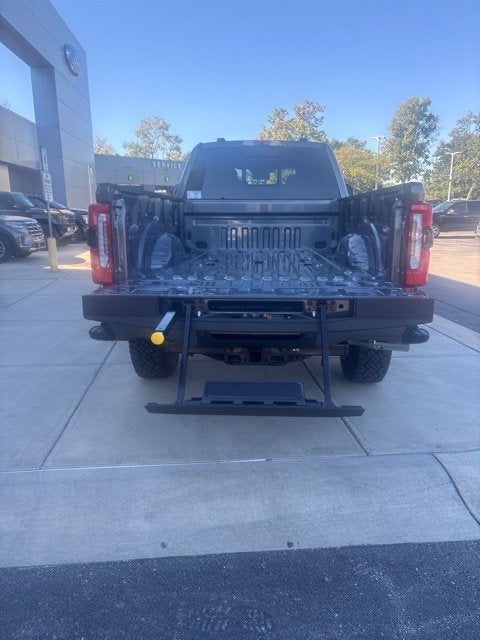 2027 Ford F-350 Platinum