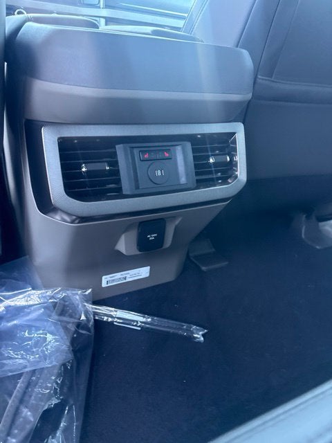 2027 Ford F-350 Platinum
