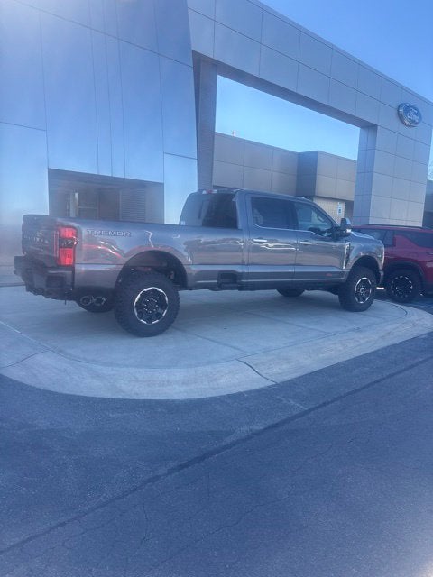 2027 Ford F-350 Platinum