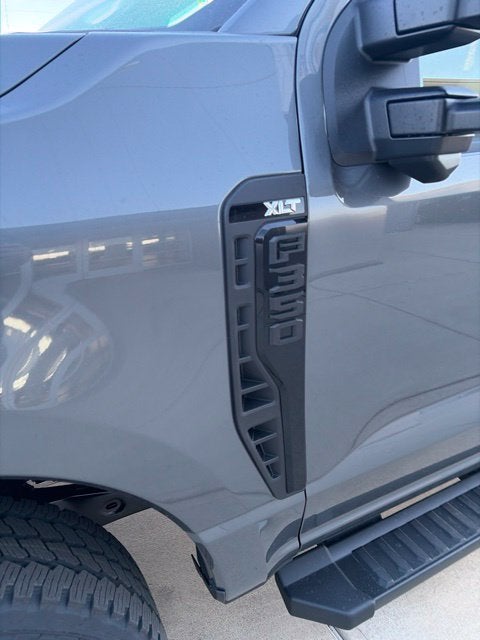 2027 Ford F-350 XLT