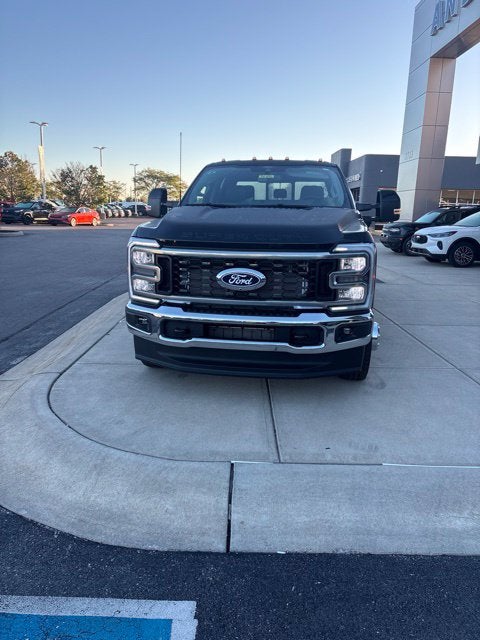 2027 Ford F-350 Lariat DRW