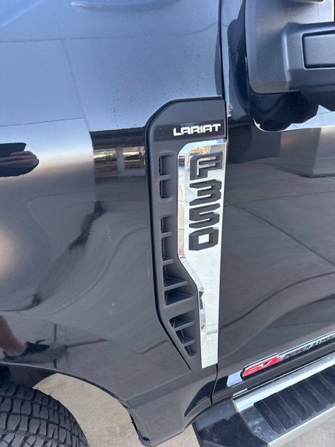 2027 Ford F-350 Lariat DRW