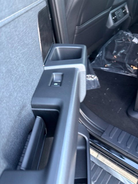 2027 Ford F-350 Lariat DRW
