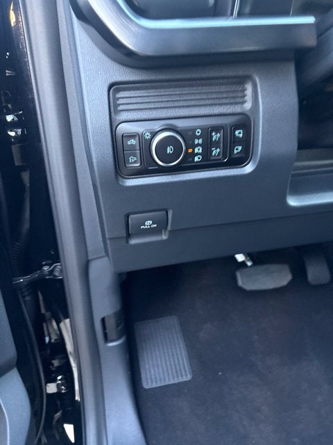 2027 Ford F-350 Lariat DRW