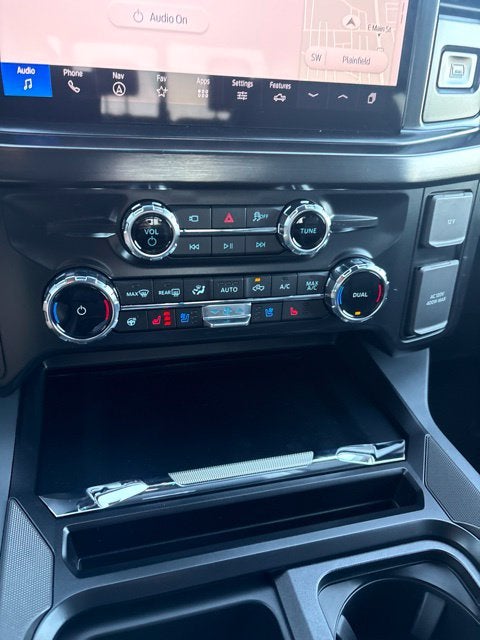 2027 Ford F-350 Lariat DRW